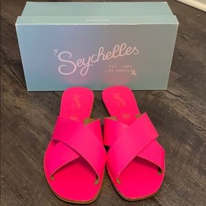 Seychelles Total Relaxation Neon Pink Sandal SZ 10